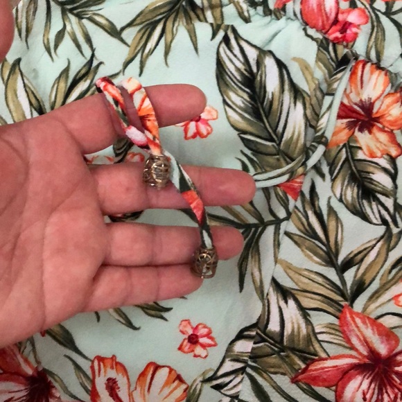 Beautiful romper - Picture 4 of 10